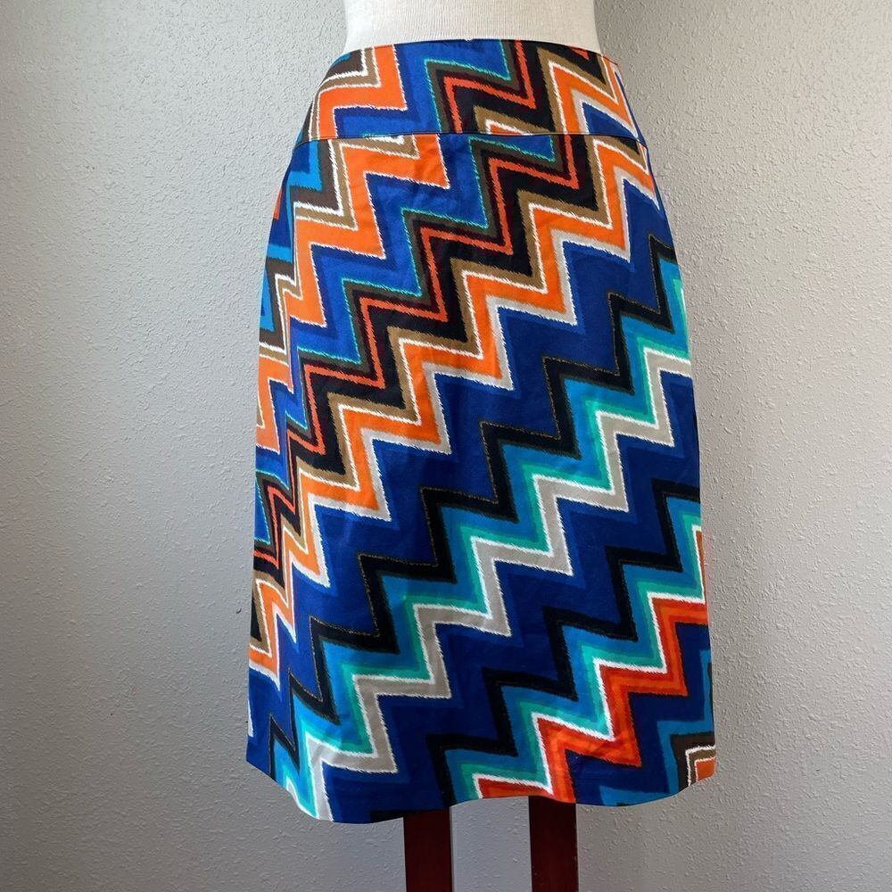 East 5th Midi Skirt Size 6 EUC